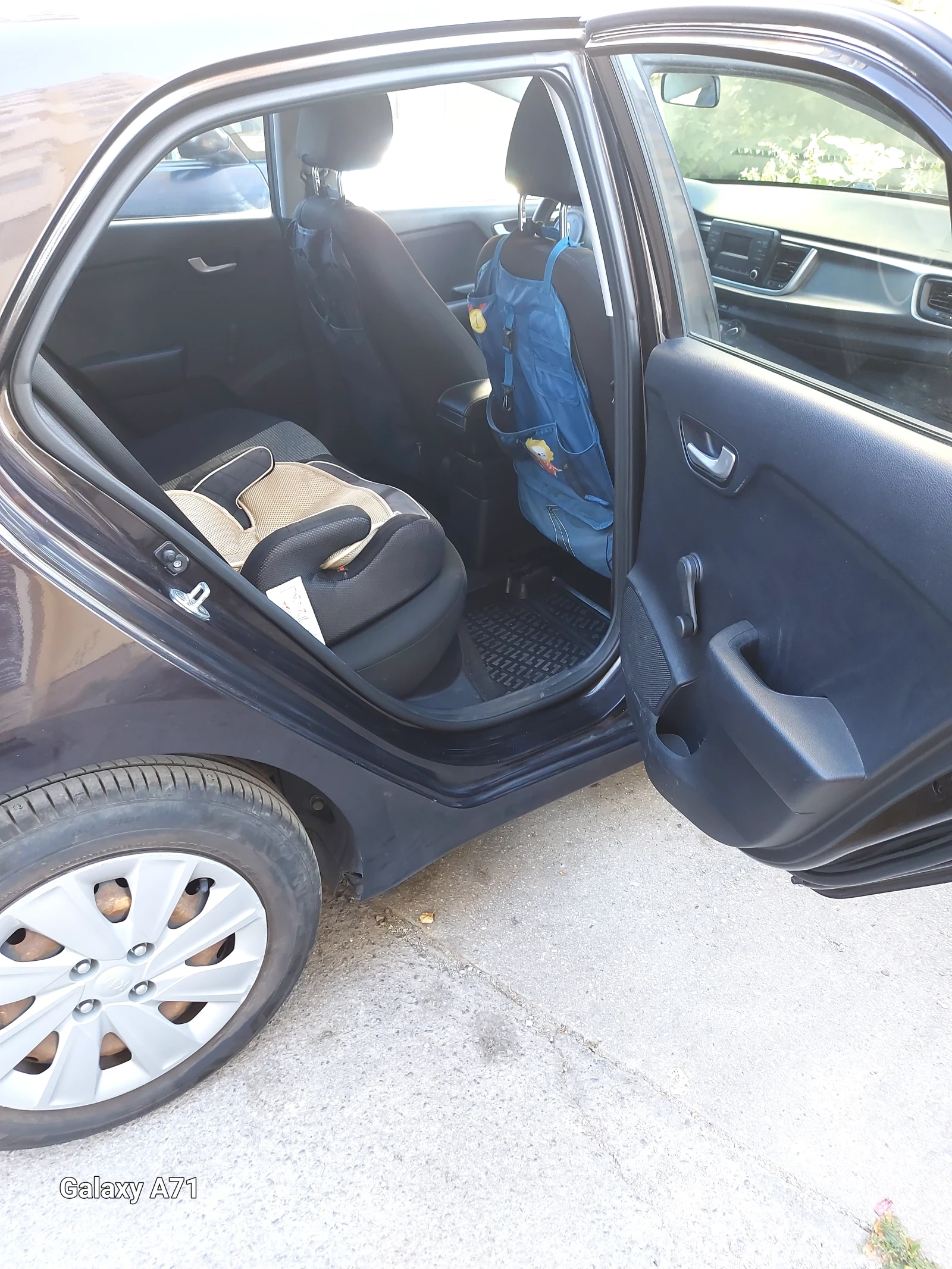 Kia Rio 1.2, снимка 8 - Автомобили и джипове - 55972420