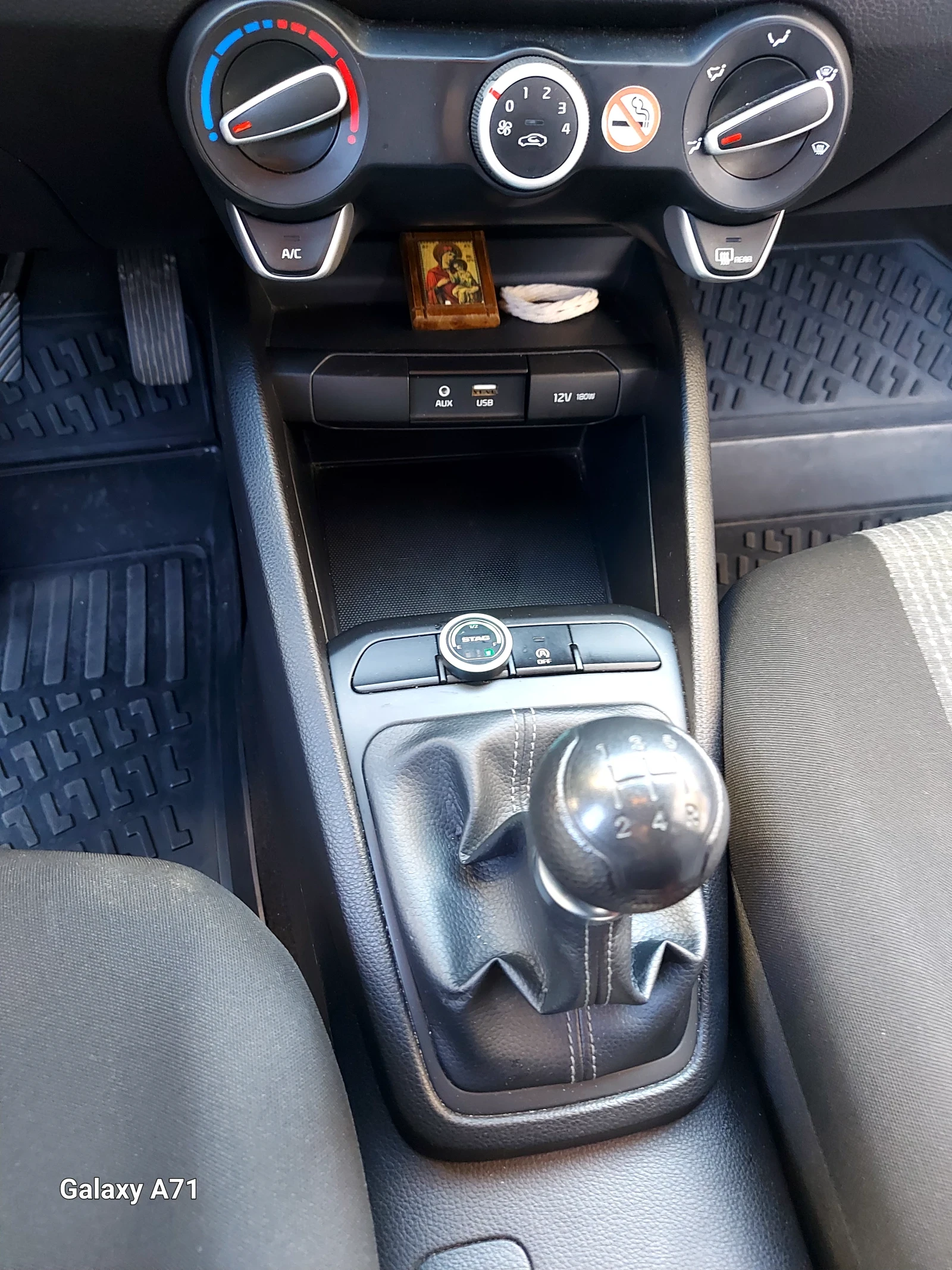 Kia Rio 1.2, снимка 14 - Автомобили и джипове - 55972420
