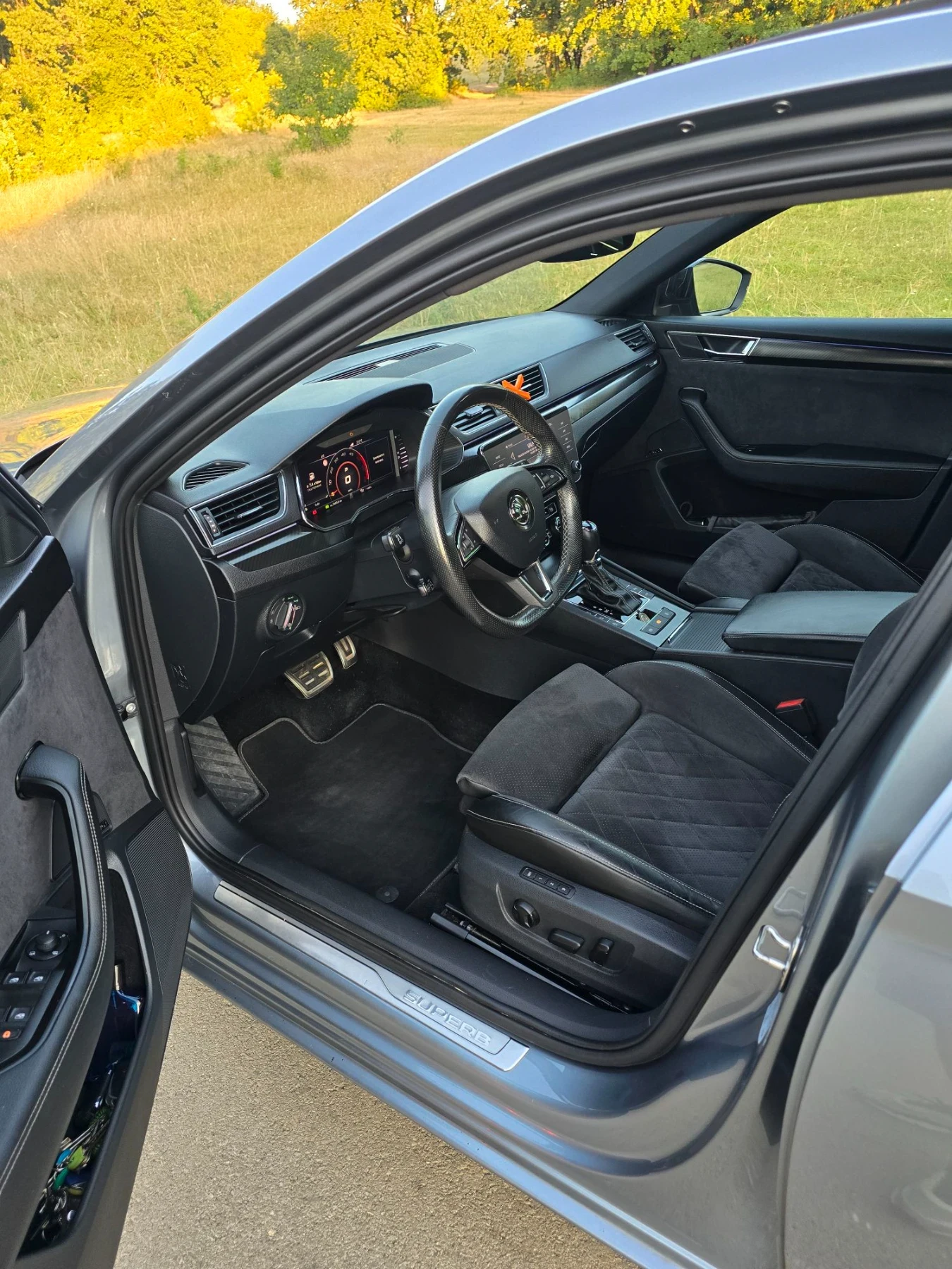 Skoda Superb 2.0, DSG, Matrix led, Virtual  cockpit, Sport line, снимка 15 - Автомобили и джипове - 56148873