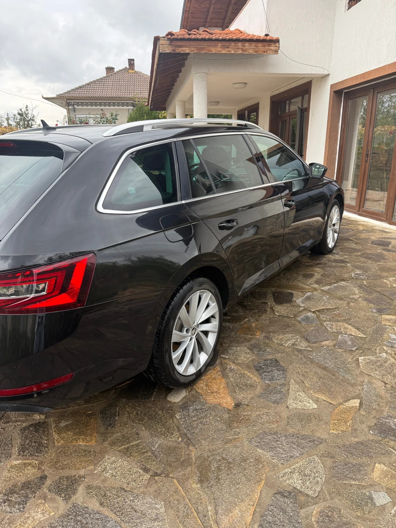 Skoda Superb, снимка 5 - Автомобили и джипове - 56462398