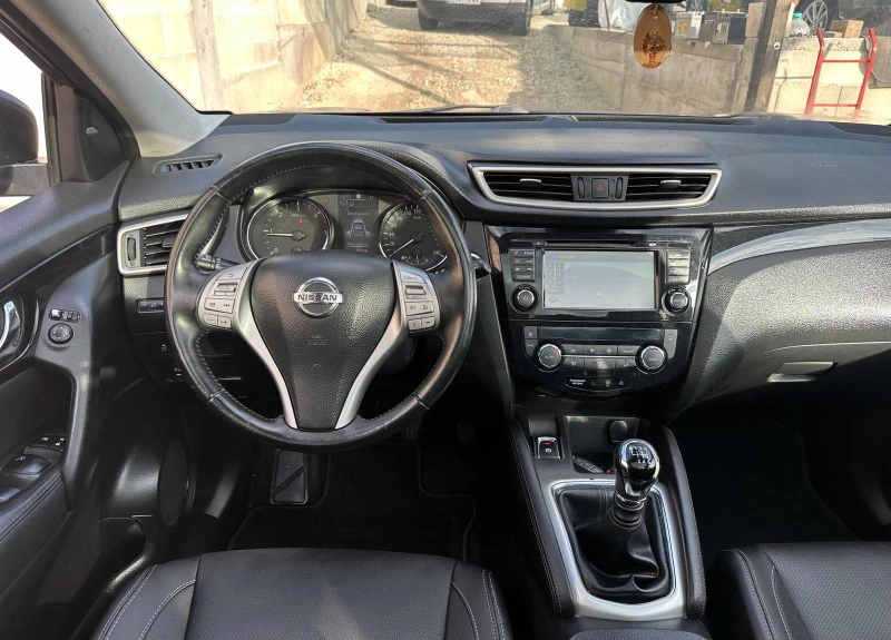 Nissan Qashqai 1.5dCi Tekna 360 Панорама Навигация Подгрев Keyles, снимка 11 - Автомобили и джипове - 51932115