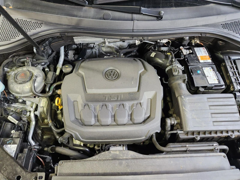 VW Tiguan SEL R-Line, снимка 13 - Автомобили и джипове - 52540708