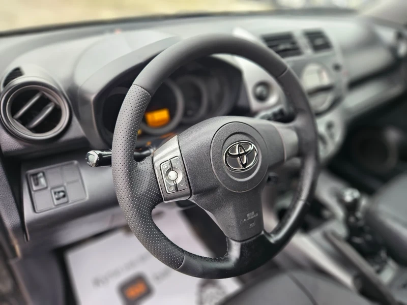 Toyota Rav4 2.0/4X4//EXECUTIVE/ИТАЛИЯ/КОЖА/KEYLESS , снимка 10 - Автомобили и джипове - 53247991