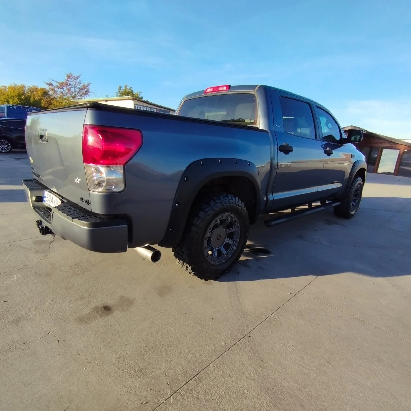 Toyota Tundra 5.7 I Force - изображение 3