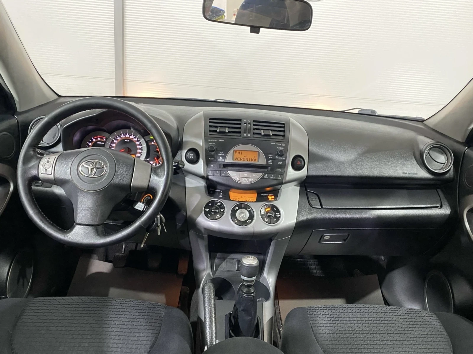 Toyota Rav4 2.2 D-4D - изображение 8