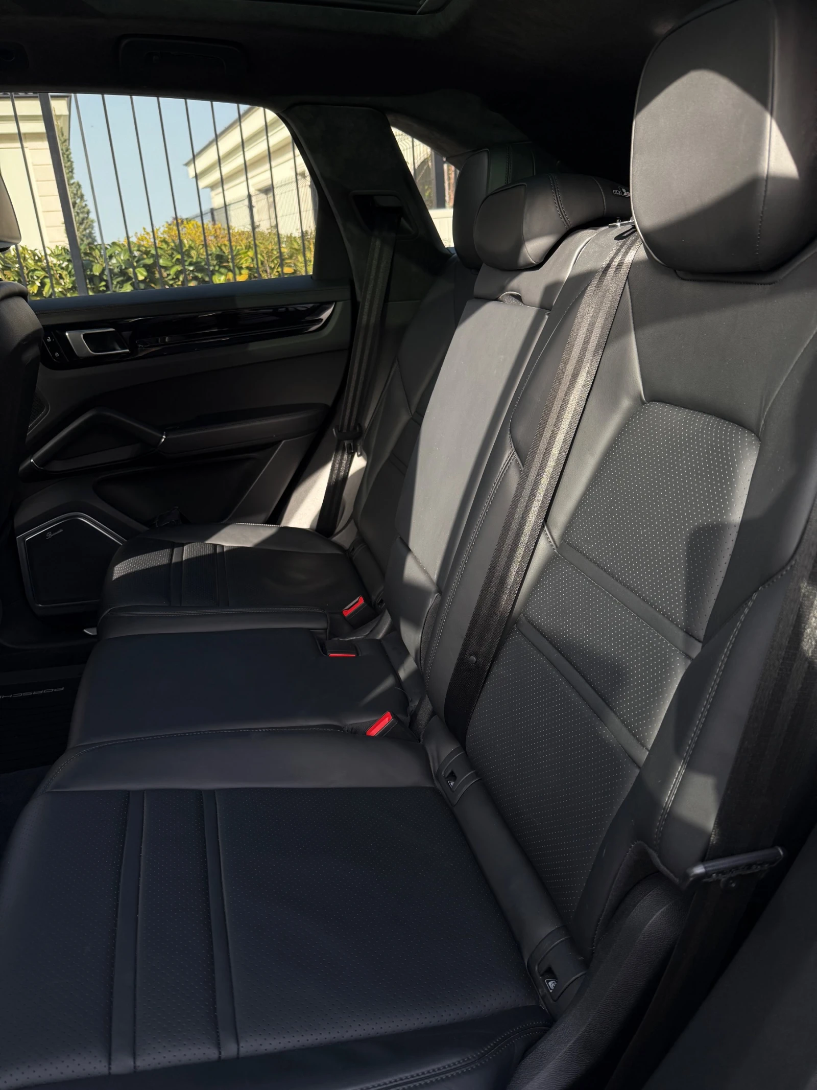 Porsche Cayenne E-Hybrid / Гаранция / Burmester / LED Matrix - изображение 9