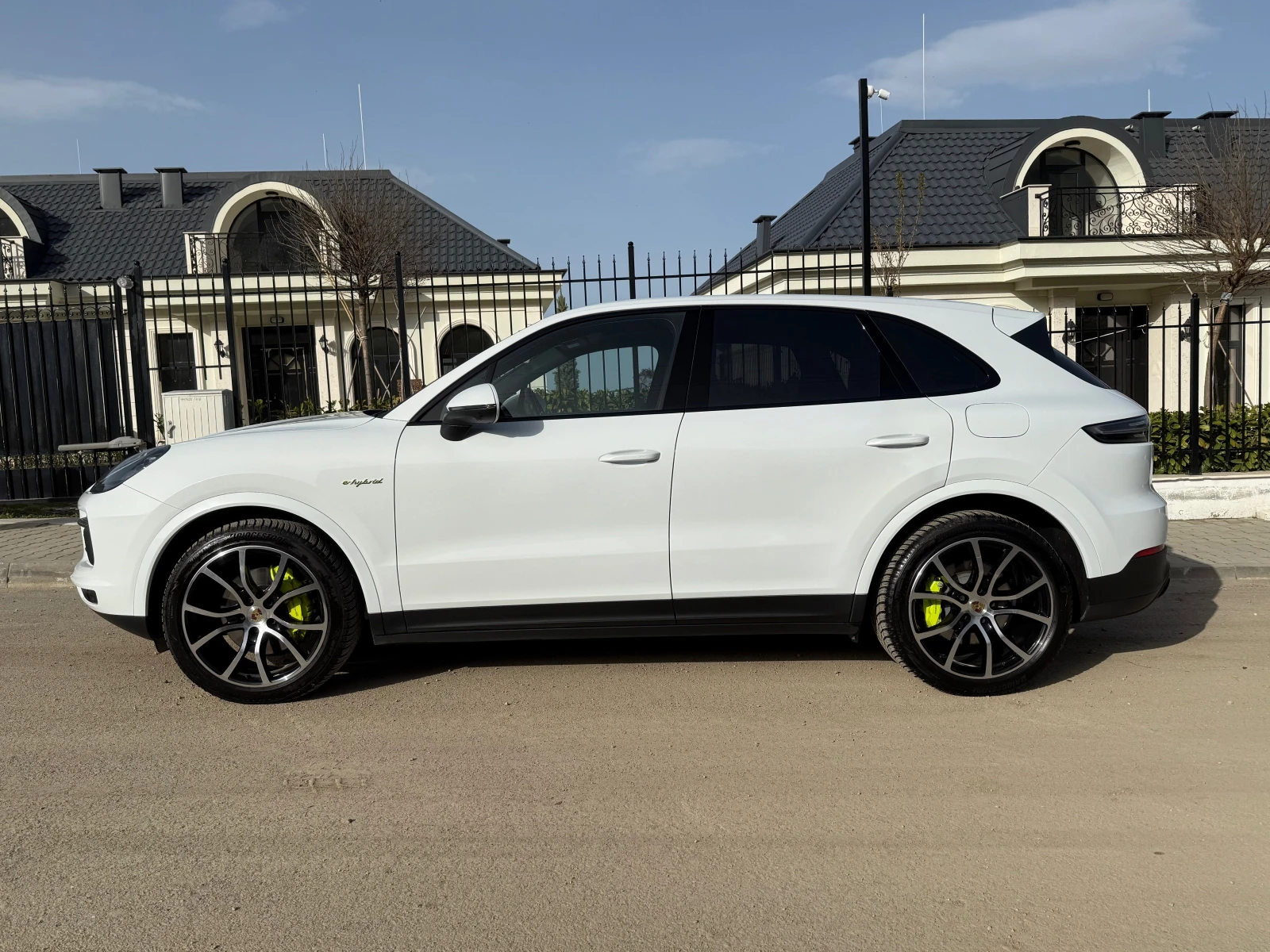 Porsche Cayenne E-Hybrid / Гаранция / Burmester / LED Matrix - изображение 2