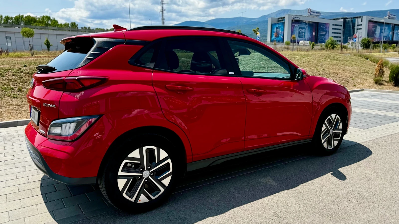 Hyundai Kona FACELIFT, BLUELINK, 64 kWh ГАРАНЦИЯ 100% SOH - изображение 5