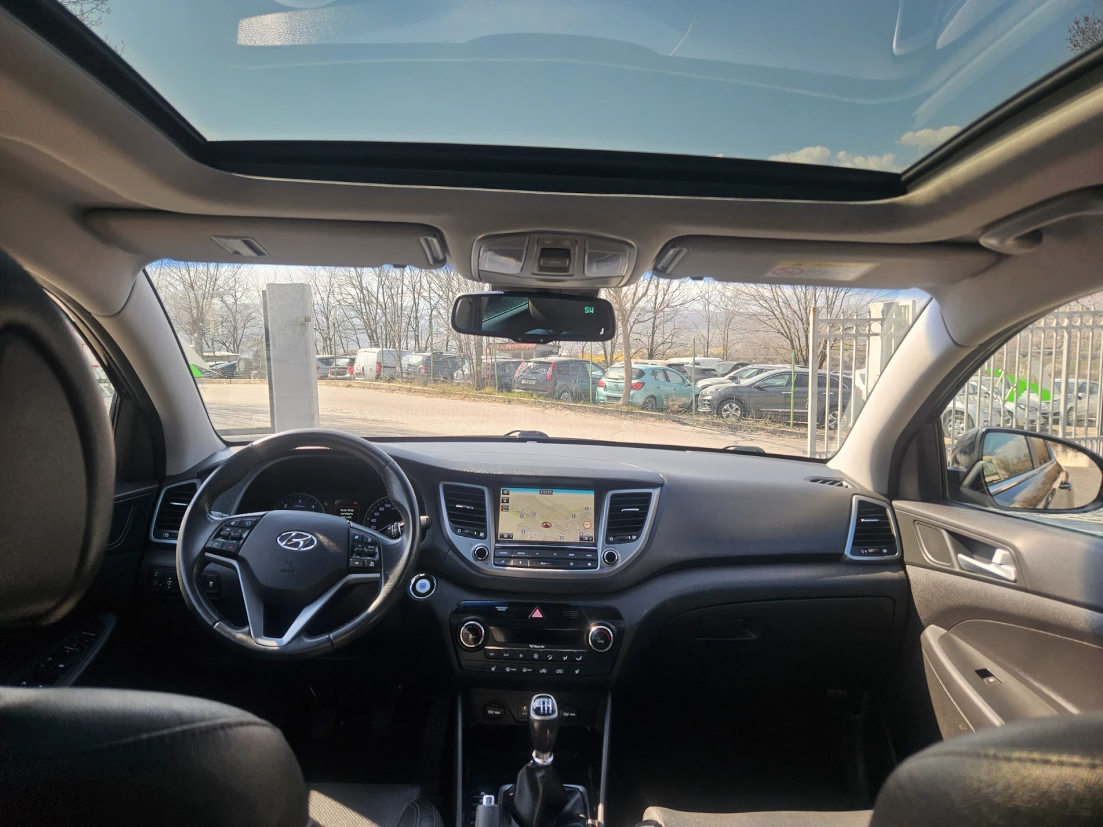 Hyundai Tucson 1.7CDTI Full Extri, снимка 11 - Автомобили и джипове - 52280902