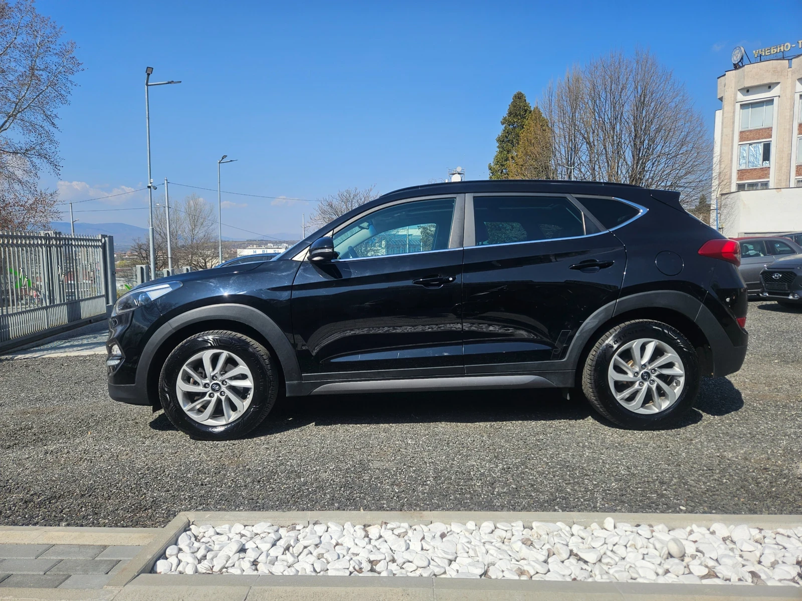 Hyundai Tucson 1.7CDTI Full Extri, снимка 2 - Автомобили и джипове - 52280902
