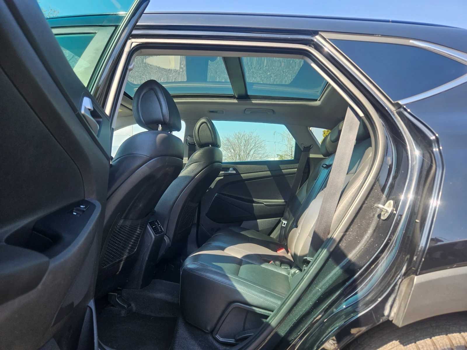 Hyundai Tucson 1.7CDTI Full Extri, снимка 9 - Автомобили и джипове - 52280902