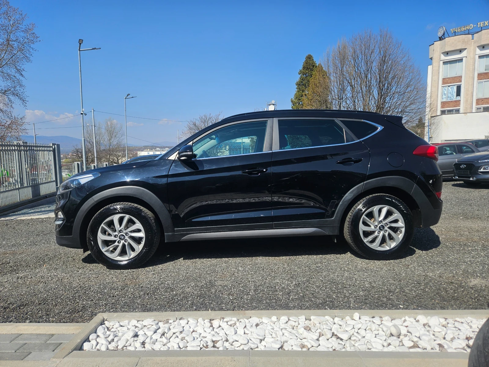 Hyundai Tucson 1.7CDTI Full Extri, снимка 3 - Автомобили и джипове - 52280902