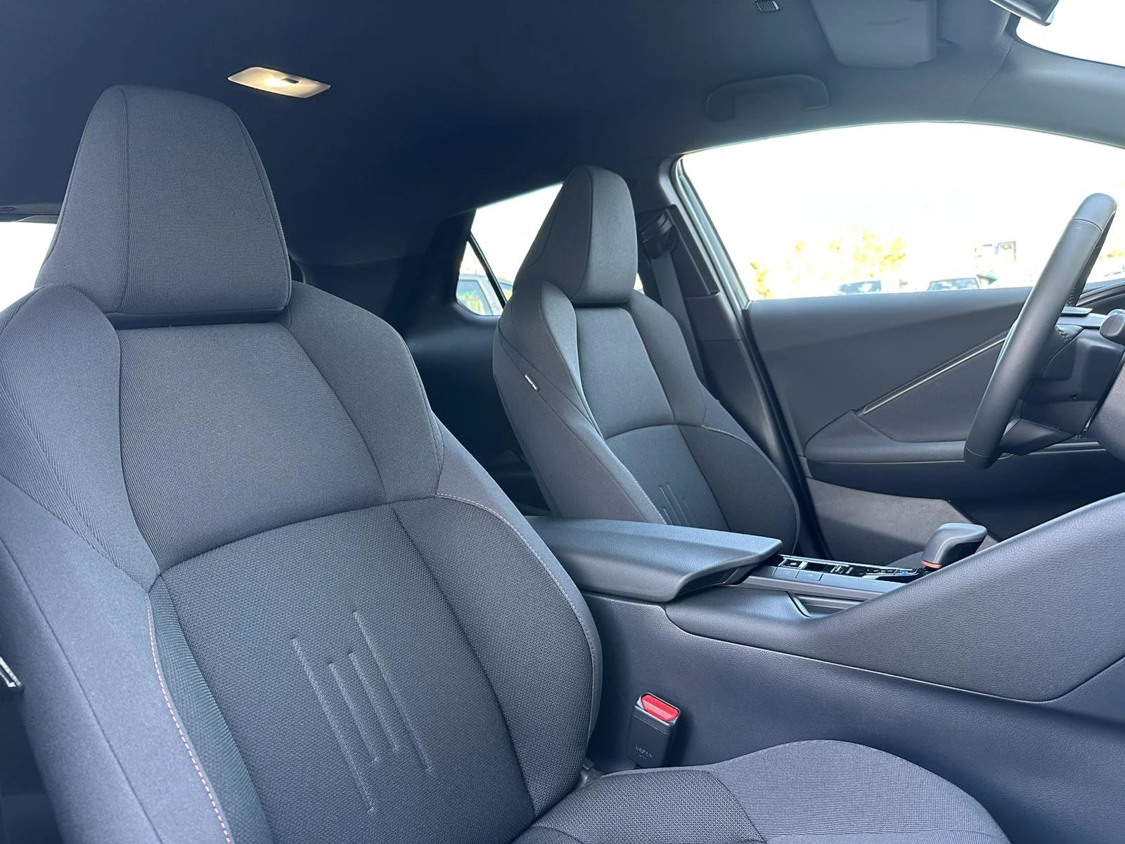 Toyota C-HR 1.8 HEV Club | Mobile.bg   12