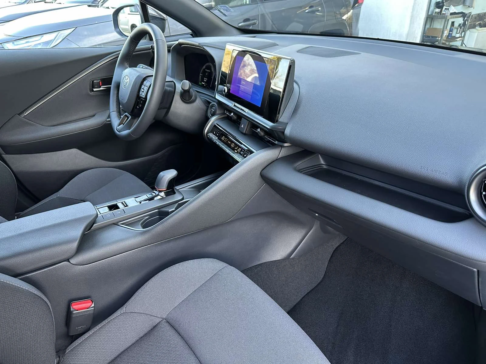 Toyota C-HR 1.8 HEV Club | Mobile.bg   11