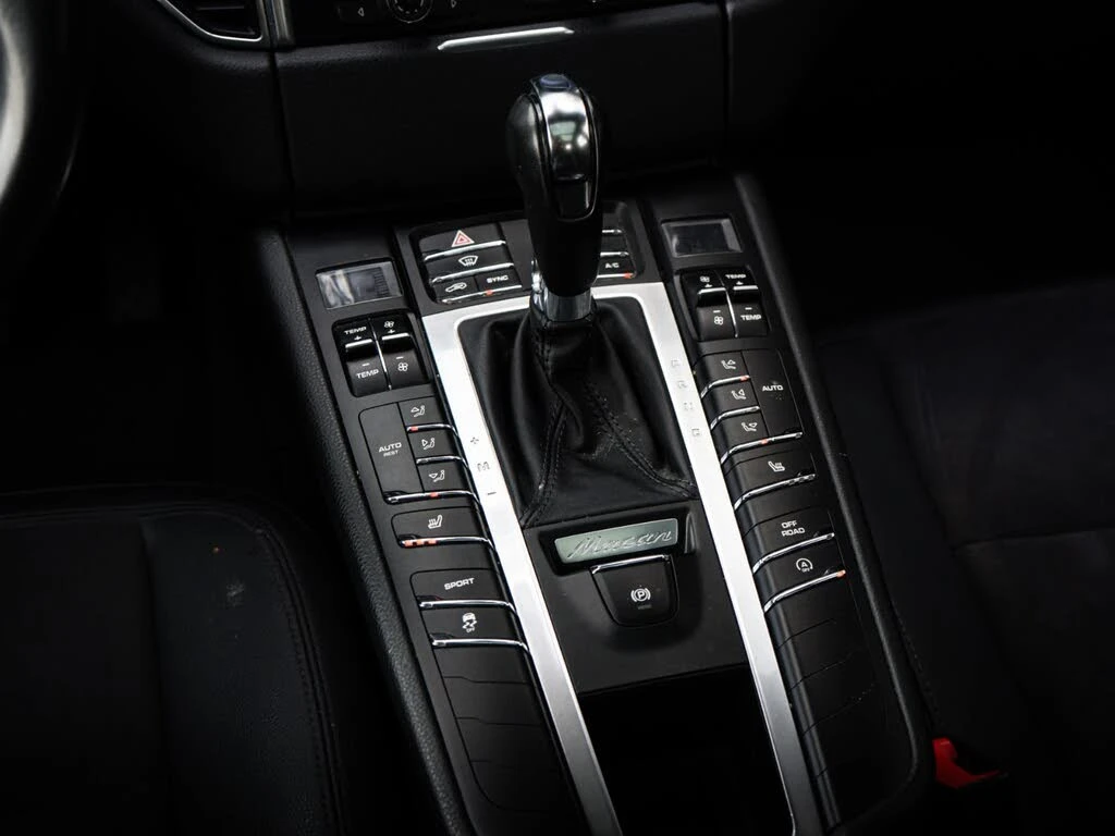 Porsche Macan S* BOSE* PANORAMA* ПОДГРЕВ* КАМЕРА* КРАЙНА ЦЕНА* , снимка 13 - Автомобили и джипове - 54379729