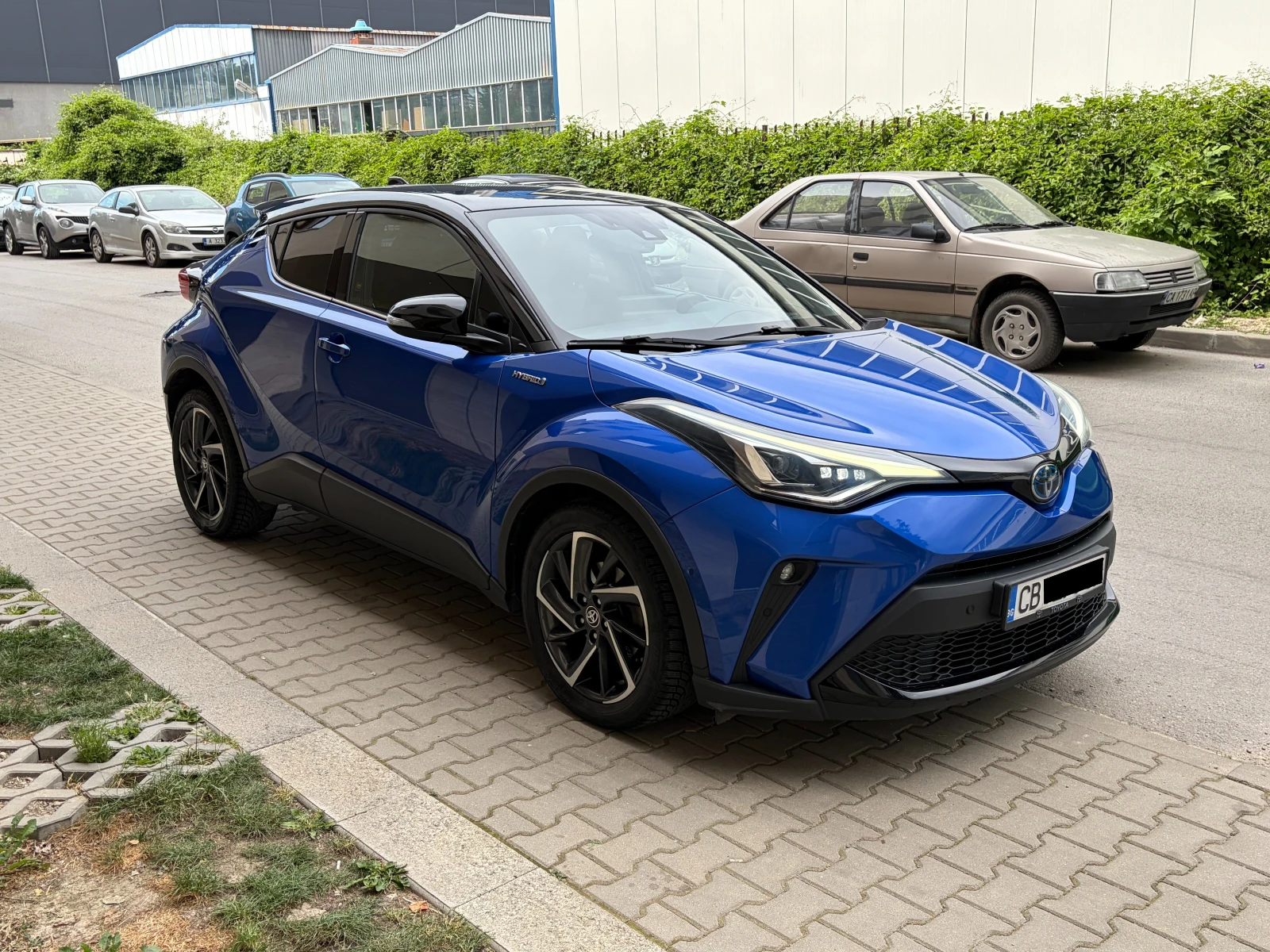 Toyota C-HR 1.8Hybrid e-CVT Classy Facelift- в Гаранция, снимка 2 - Автомобили и джипове - 54873646