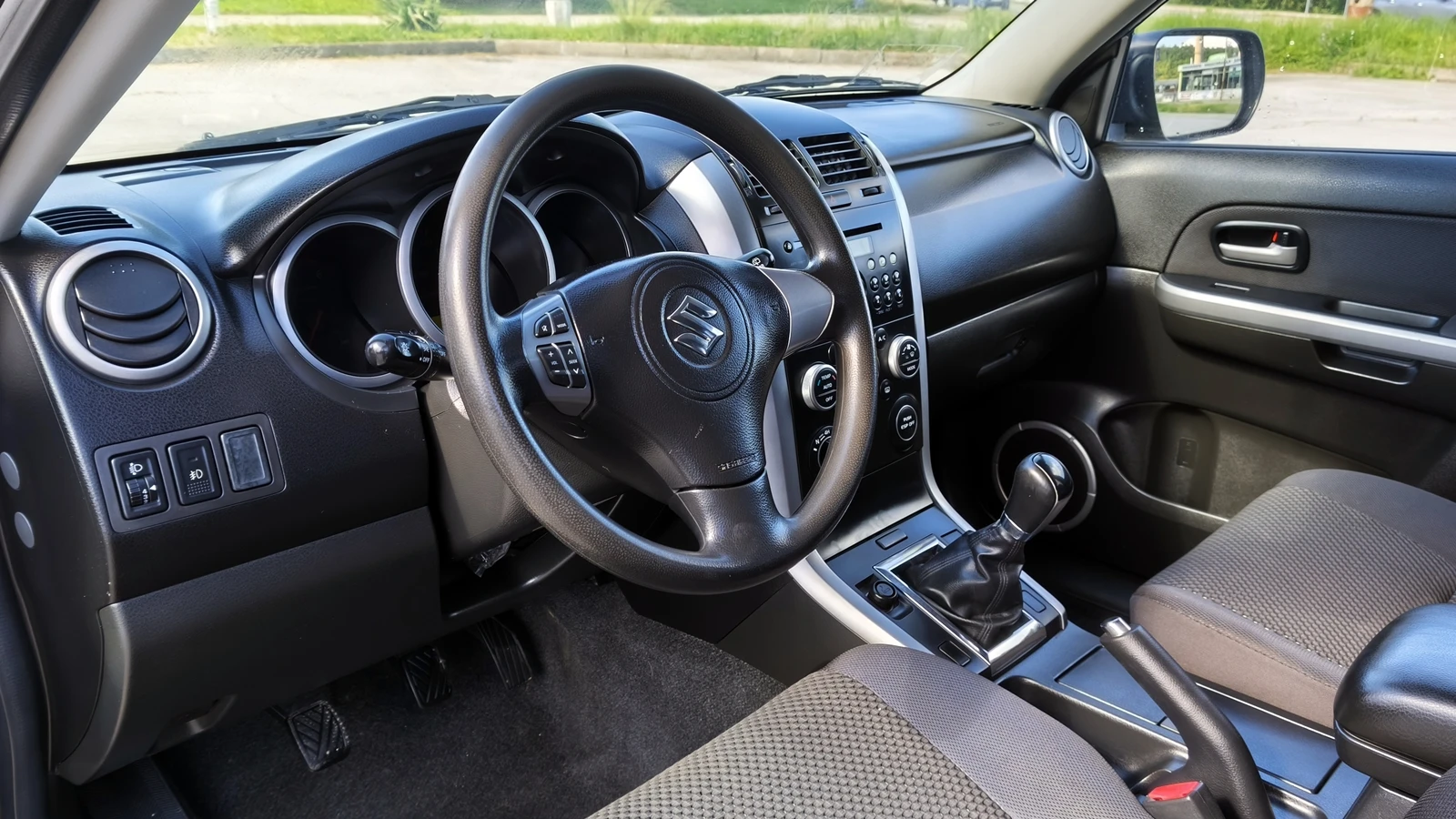 Suzuki Grand vitara 1.9 DD-S Facelift, снимка 9 - Автомобили и джипове - 54943720