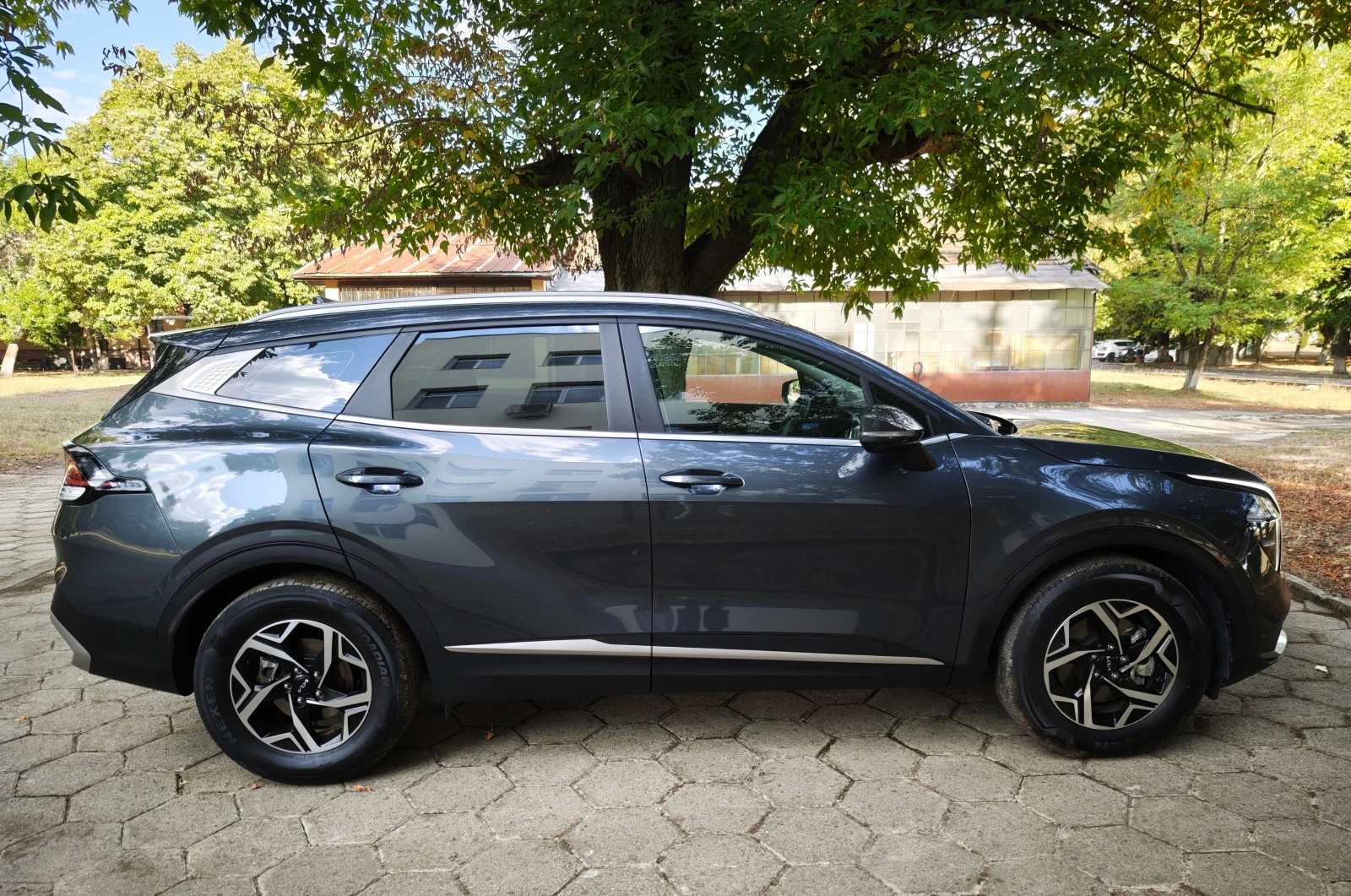 Kia Sportage 2.0 CRDI, снимка 3 - Автомобили и джипове - 55292607