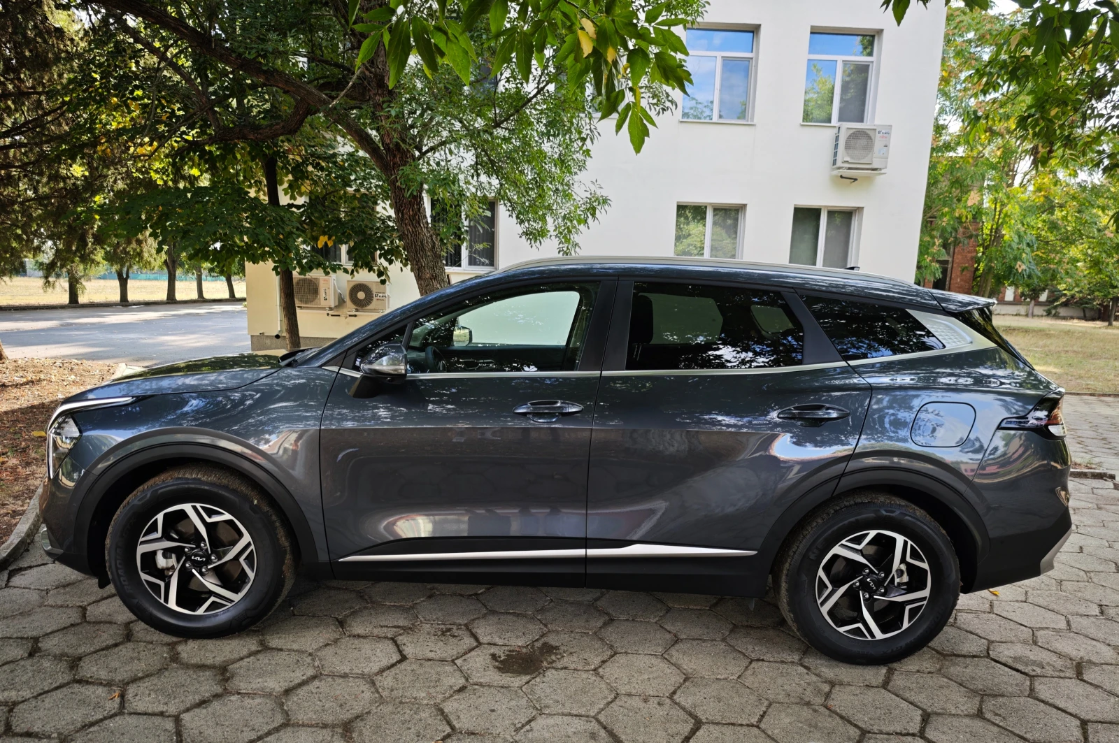 Kia Sportage 2.0 CRDI, снимка 7 - Автомобили и джипове - 55292607