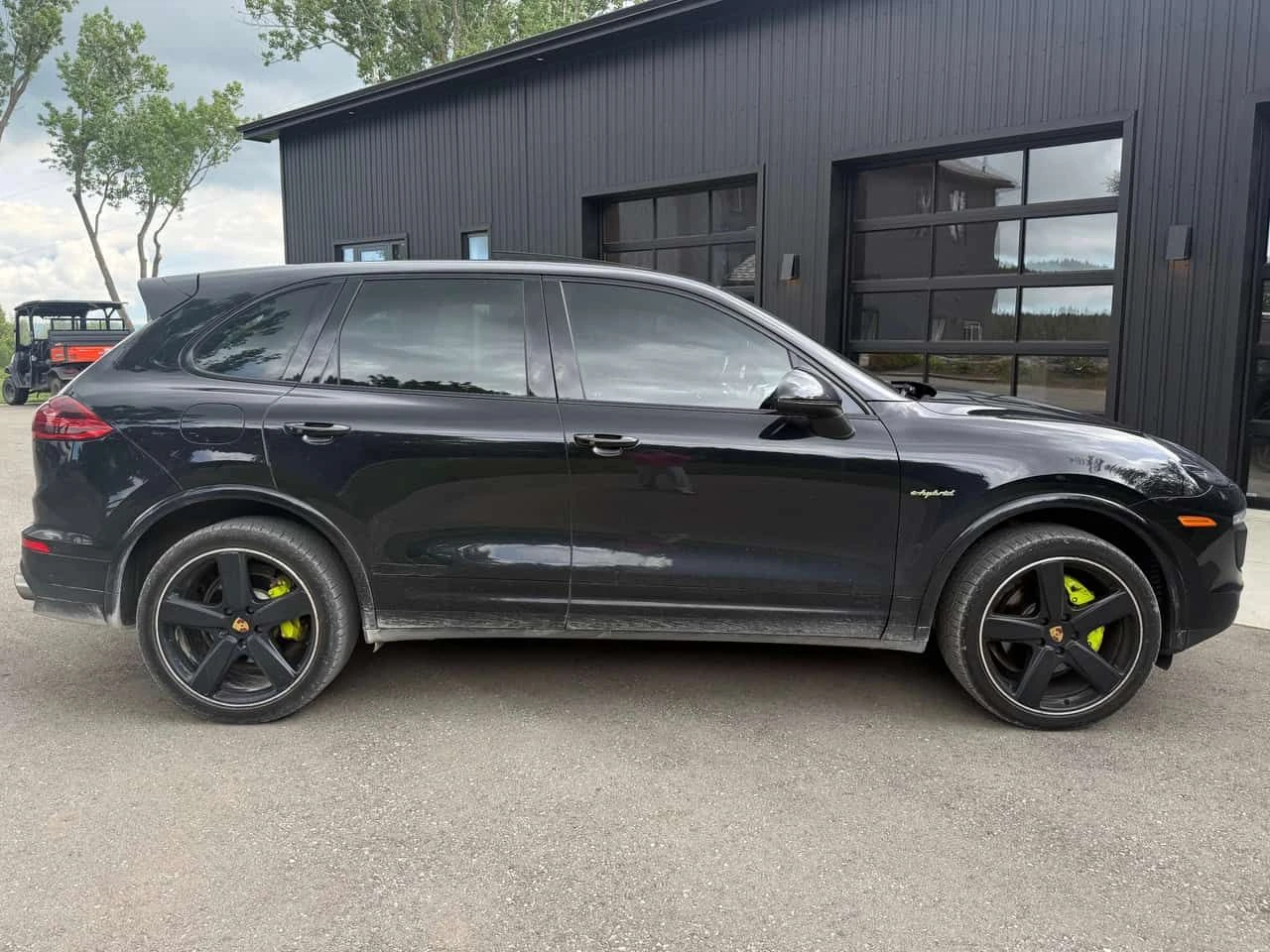 Porsche Cayenne * S E HYBRID * ОБДУХВАНЕ* ПАНОРАМА* КАМЕРА* , снимка 4 - Автомобили и джипове - 55078742
