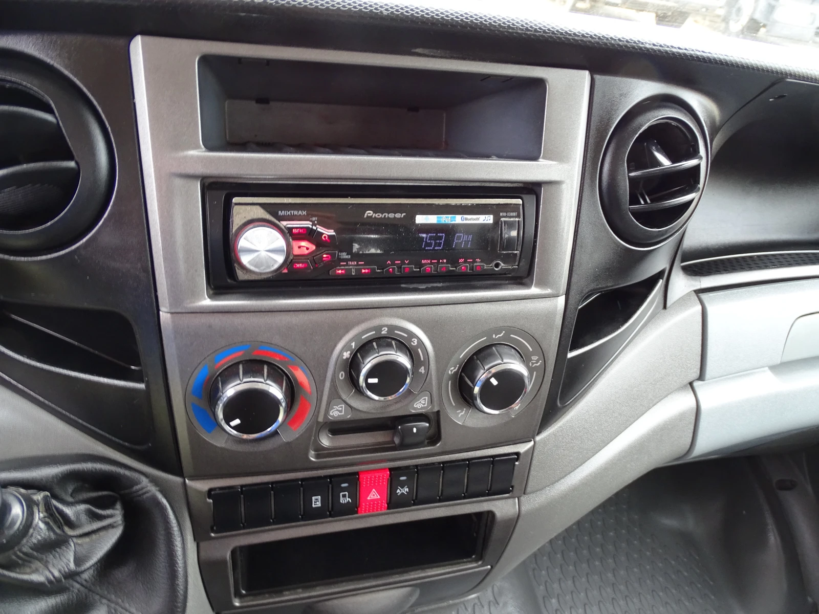 Iveco 35c15 3.0HPI  КАТ. * Б* 7-места, снимка 10 - Бусове и автобуси - 55208030
