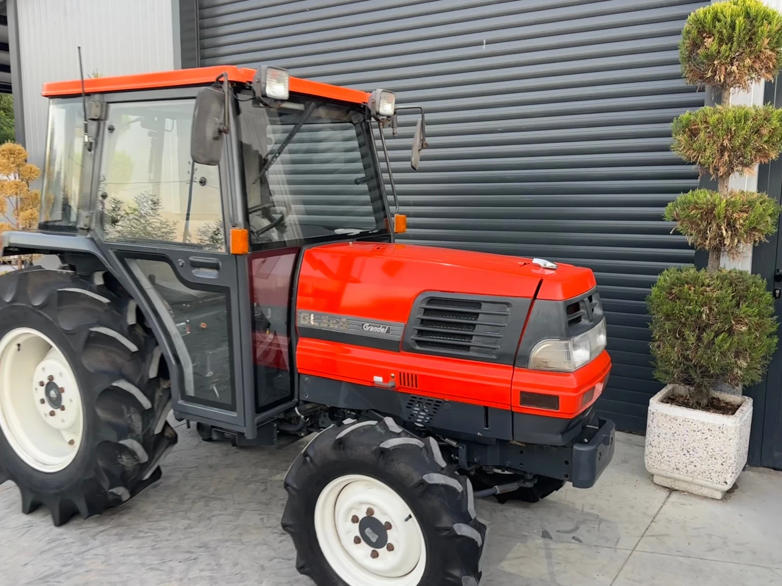 Трактор Kubota GL320 - изображение 2