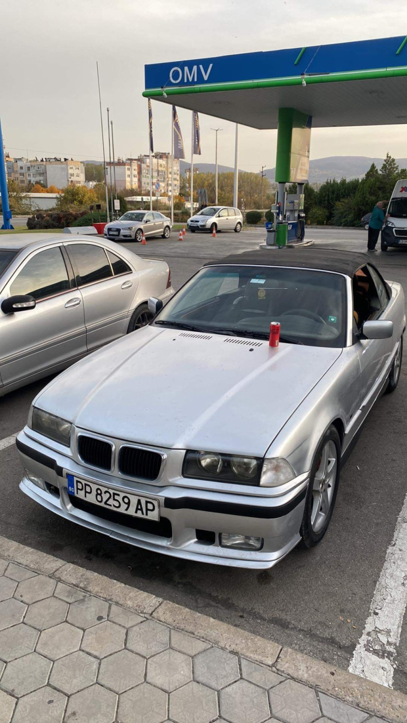 BMW 320, снимка 1 - Автомобили и джипове - 46048992