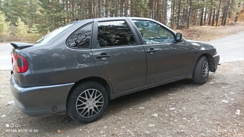 Seat Cordoba, снимка 4 - Автомобили и джипове - 48131663