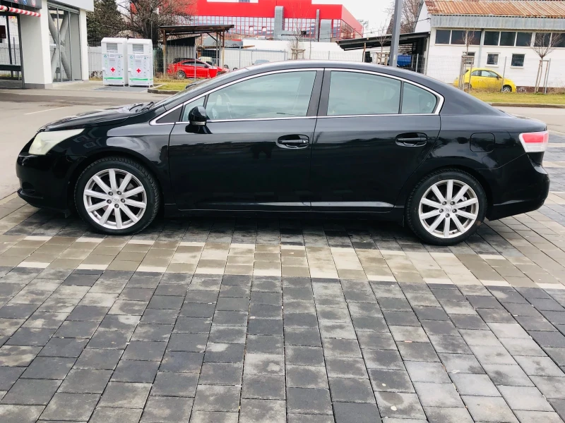 Toyota Avensis 2.2 D4D, снимка 3 - Автомобили и джипове - 48510647