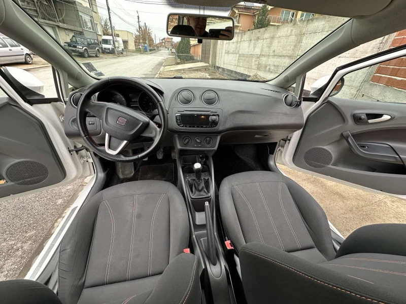 Seat Ibiza, снимка 1 - Автомобили и джипове - 48677570