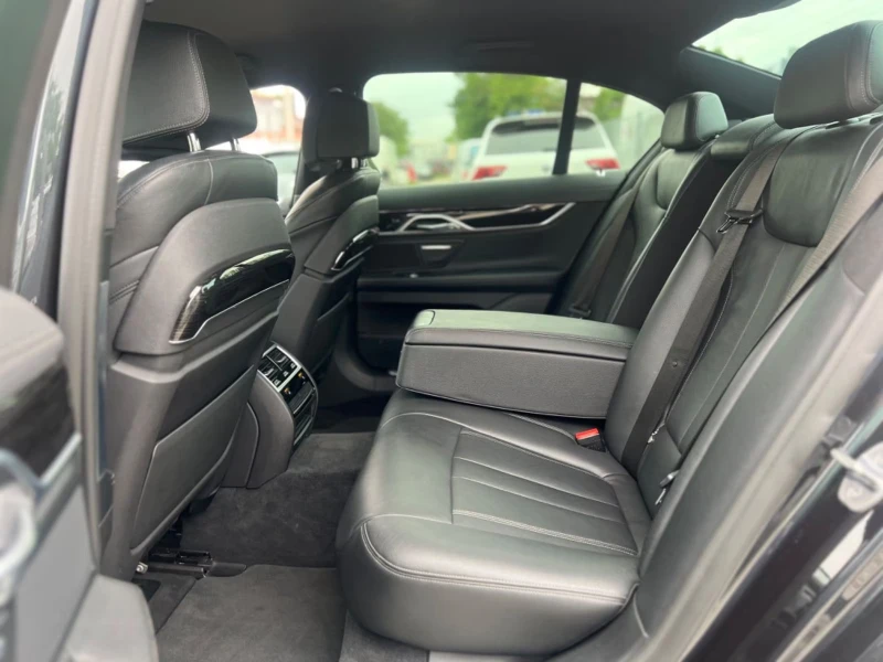 BMW 730 d/M-SPORT/265HP/HUD/LED/SOFTCLOSE/CAM/PDC/766f, снимка 5 - Автомобили и джипове - 51767003