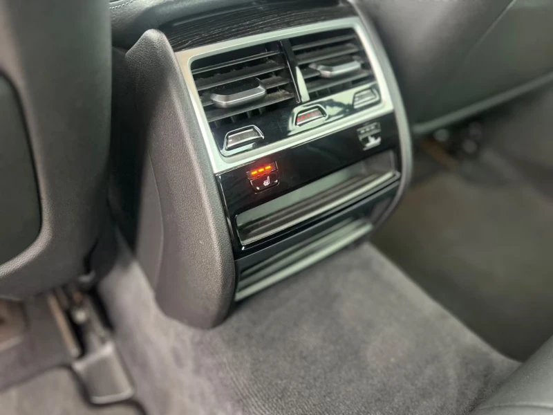 BMW 730 d/M-SPORT/265HP/HUD/LED/SOFTCLOSE/CAM/PDC/766f, снимка 6 - Автомобили и джипове - 51767003