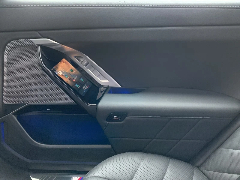 BMW 740 d xDrive SkyLoungeLUFT KeyGO 360 SzH 29Kkm #iCarbg, снимка 10 - Автомобили и джипове - 51995764