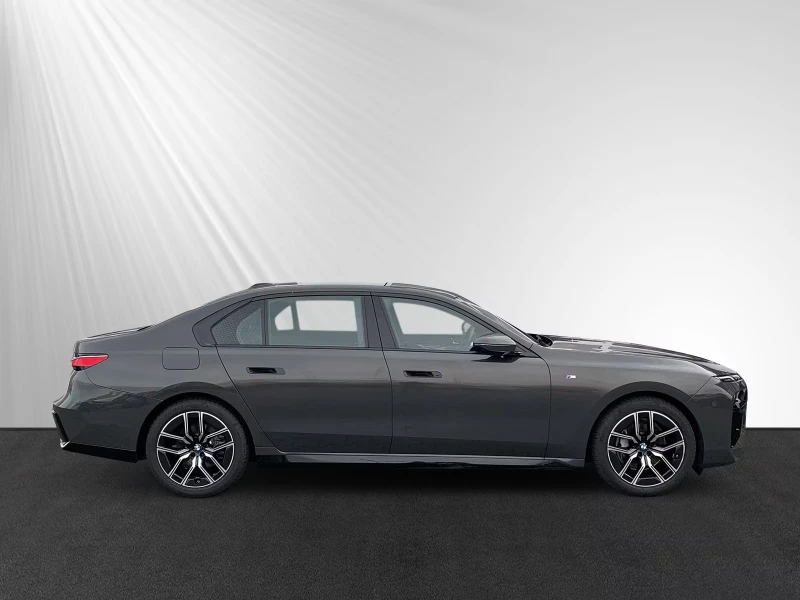 BMW 740 d xDrive SkyLoungeLUFT KeyGO 360 SzH 29Kkm #iCarbg, снимка 3 - Автомобили и джипове - 51995764