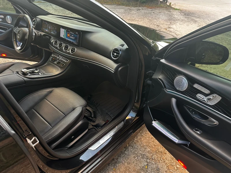 Mercedes-Benz E 400 4Matic AMG line, 156000 км, Dist. MultiBeam, Full, снимка 9 - Автомобили и джипове - 52428148
