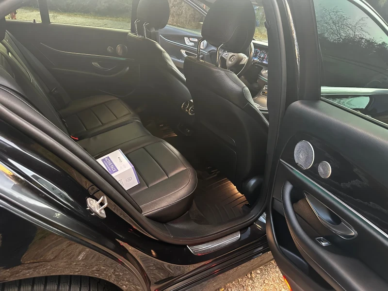 Mercedes-Benz E 400 4Matic AMG line, 156000 км, Dist. MultiBeam, Full, снимка 8 - Автомобили и джипове - 52428148