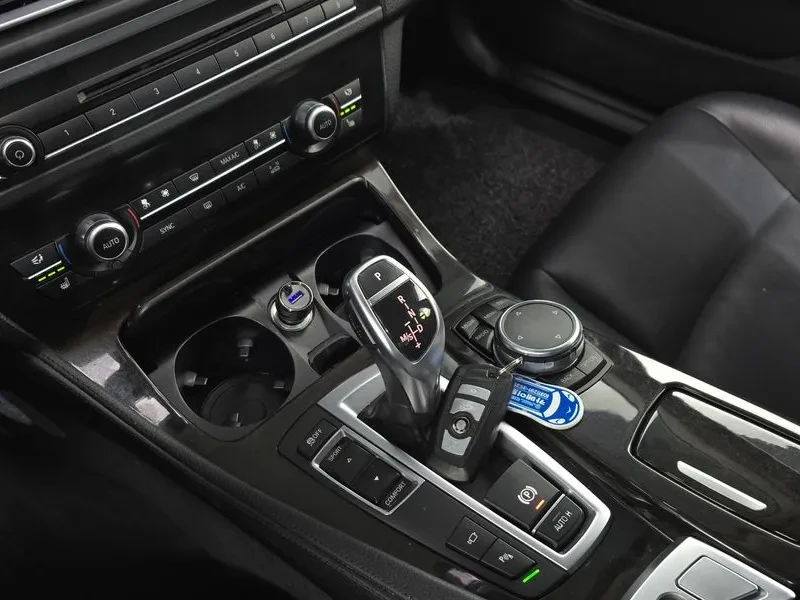 BMW 528 i, снимка 9 - Автомобили и джипове - 53856870