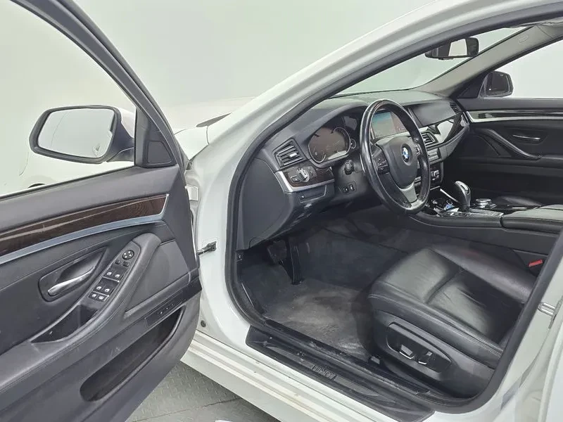 BMW 528 i, снимка 10 - Автомобили и джипове - 53856870