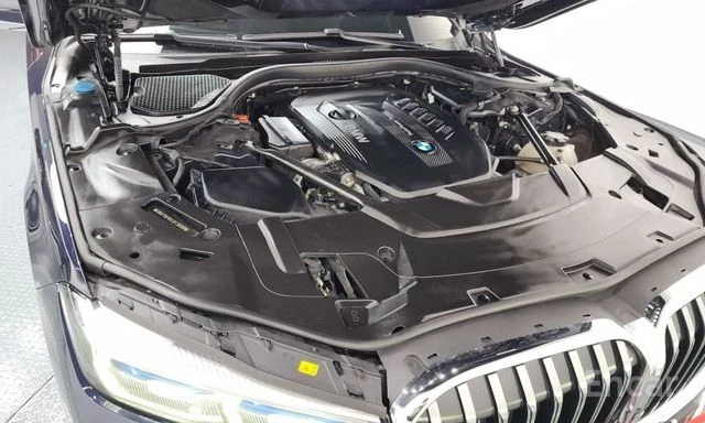 BMW 740 d Xdrive | ОБДУХВАНЕ | 360 КАМЕРА | ШИБЕДАХ | , снимка 5 - Автомобили и джипове - 54384805