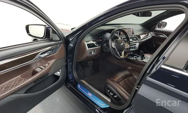 BMW 740 d Xdrive | ОБДУХВАНЕ | 360 КАМЕРА | ШИБЕДАХ | , снимка 9 - Автомобили и джипове - 54384805
