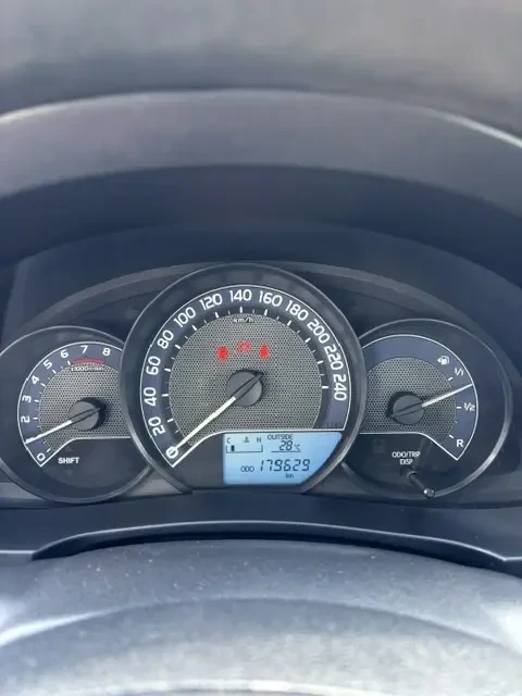 Toyota Corolla 1.3 VVT-I 100 hp MT6 EURO5, снимка 6 - Автомобили и джипове - 55220854