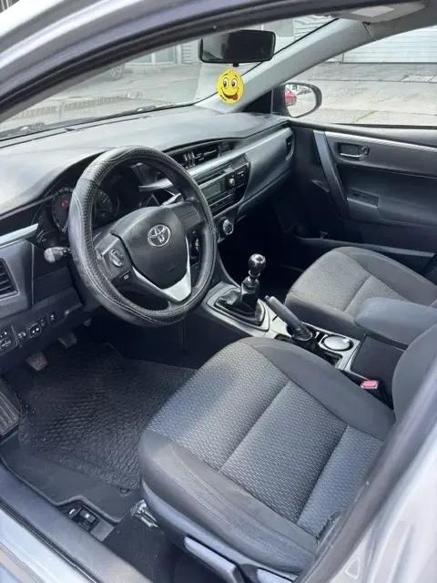 Toyota Corolla 1.3 VVT-I 100 hp MT6 EURO5, снимка 5 - Автомобили и джипове - 55220854