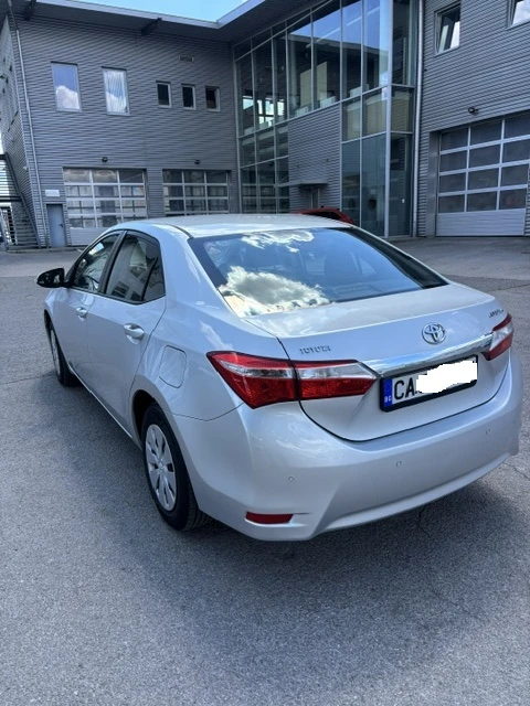 Toyota Corolla 1.3 VVT-I 100 hp MT6 EURO5, снимка 4 - Автомобили и джипове - 55220854