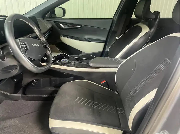 Kia EV6 AWD Long Range* GT-Line Pkg 1* 360* ОБДУХ , снимка 9 - Автомобили и джипове - 55691081