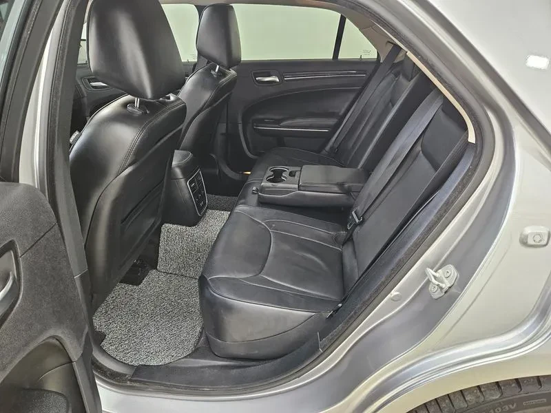 Chrysler 300c 3.6 - САМО 30% АВАНС, снимка 12 - Автомобили и джипове - 55991368