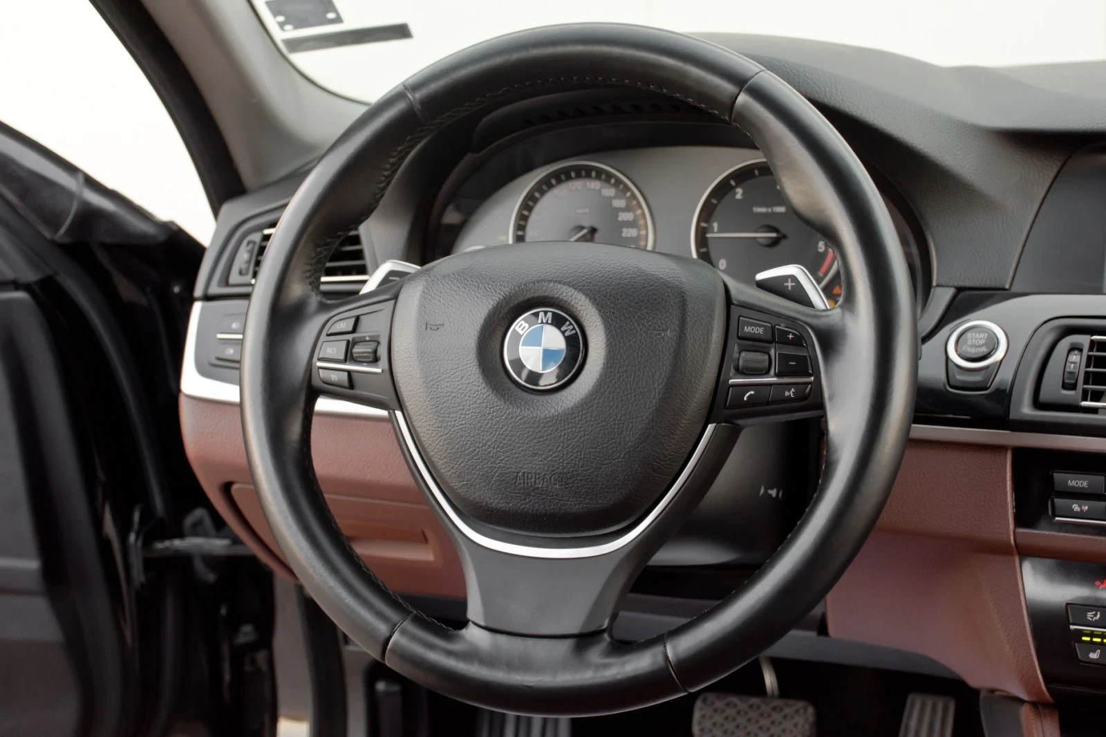 BMW 520 2.0 D 184 k. - изображение 7