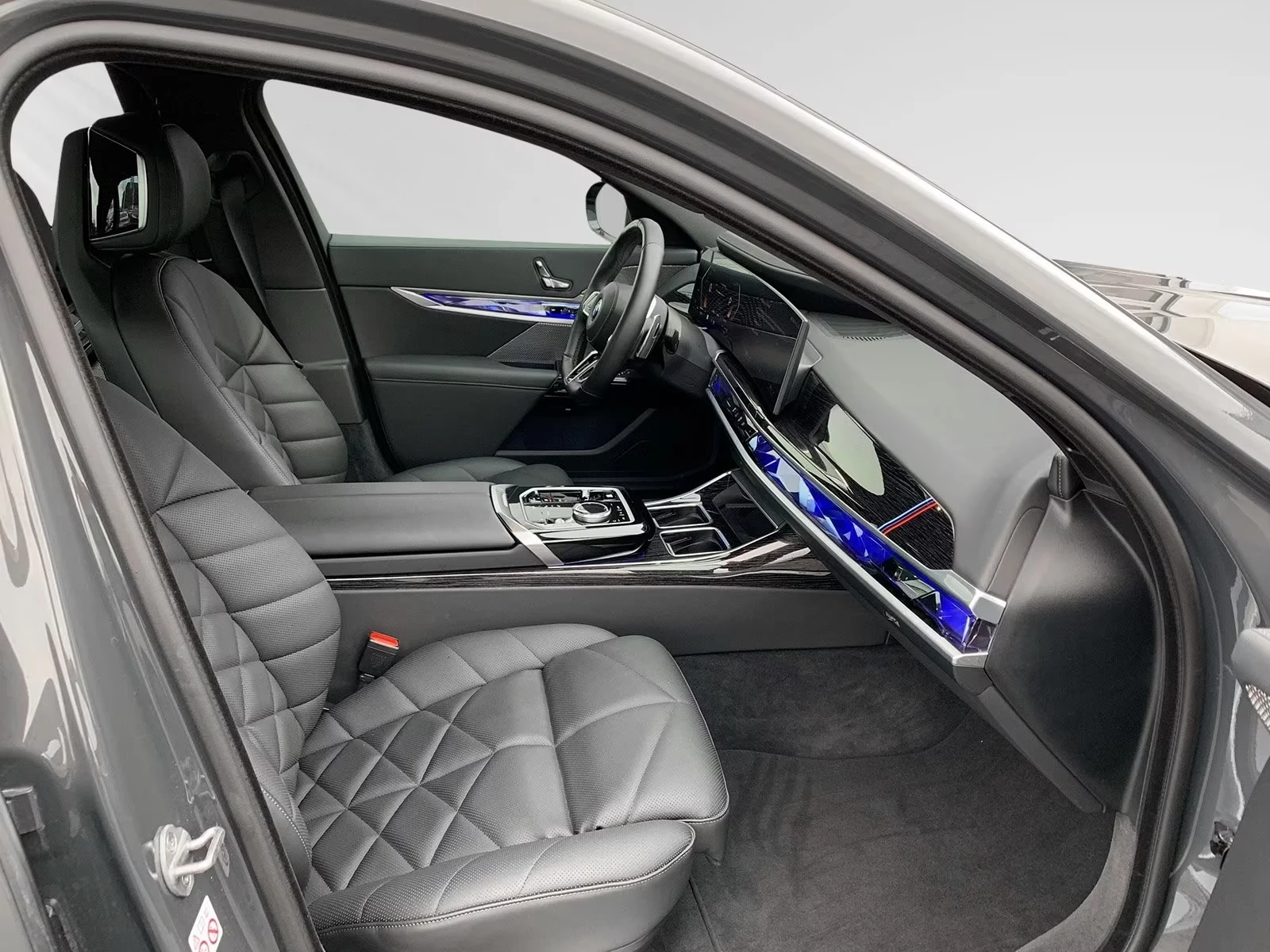 BMW 740 d xDrive SkyLoungeLUFT KeyGO 360 SzH 29Kkm #iCarbg - изображение 4
