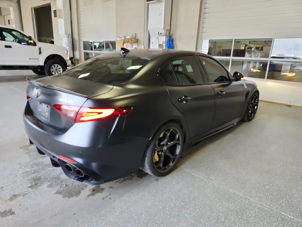 Alfa Romeo Giulia * QUADRIFOGLIO * CARFAX * БЕЗ ПЪРВОНАЧАЛНА ВНОСКА - изображение 3