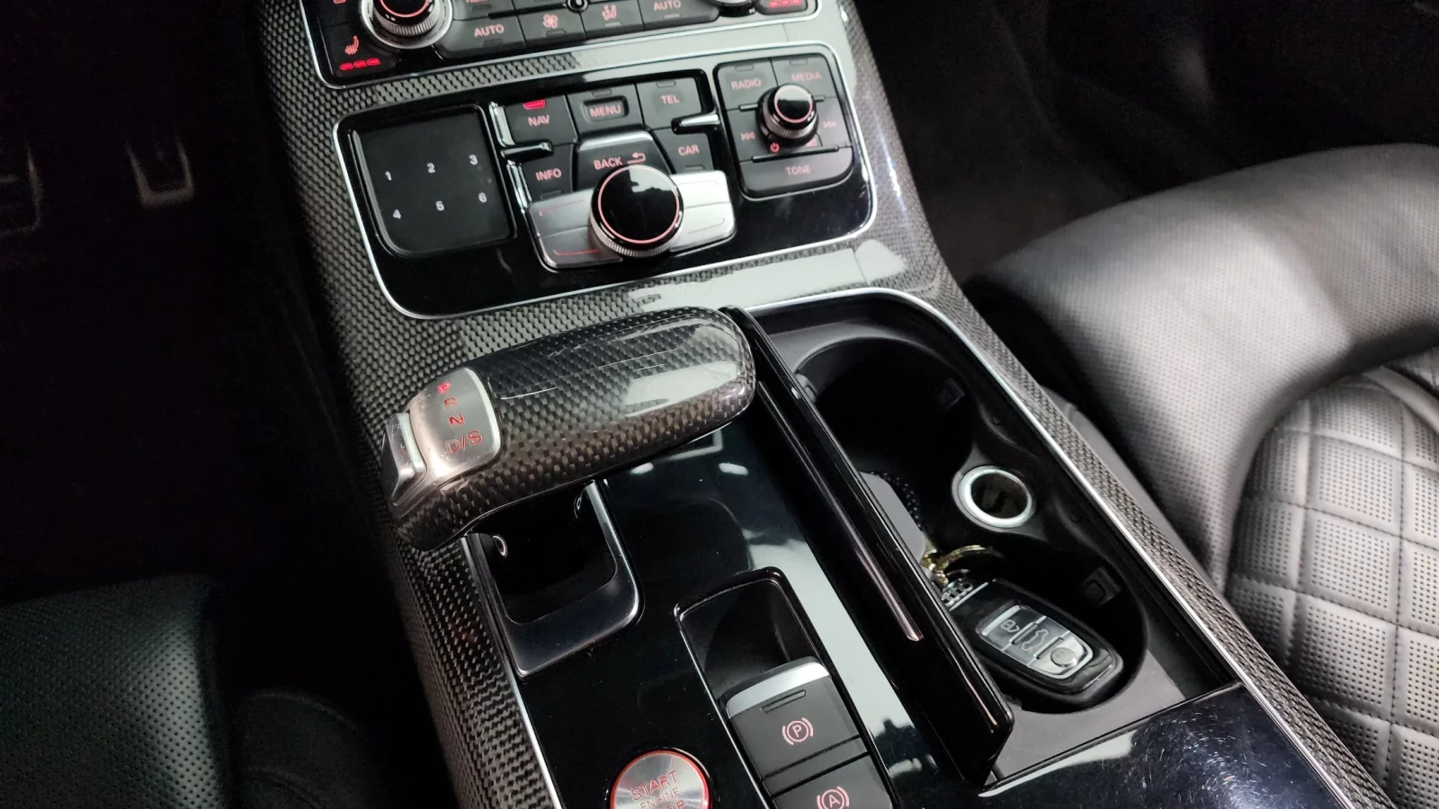 Audi S8 bang and olufsen * massage* distronic, снимка 12 - Автомобили и джипове - 54117125