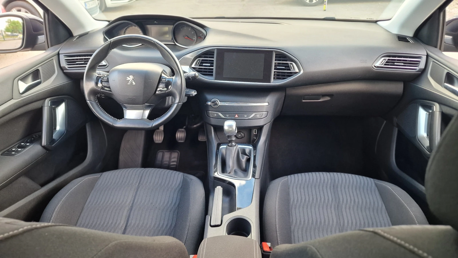 Peugeot 308 1.6i Active Нави хендсфри парктроник лед, снимка 14 - Автомобили и джипове - 54570406